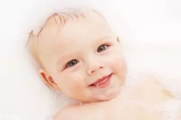 寶寶到底需不需要補(bǔ)鈣 寶寶缺鈣有什么表現(xiàn) 寶寶到底需不需要補(bǔ)鈣 寶寶缺鈣有什么表現(xiàn)