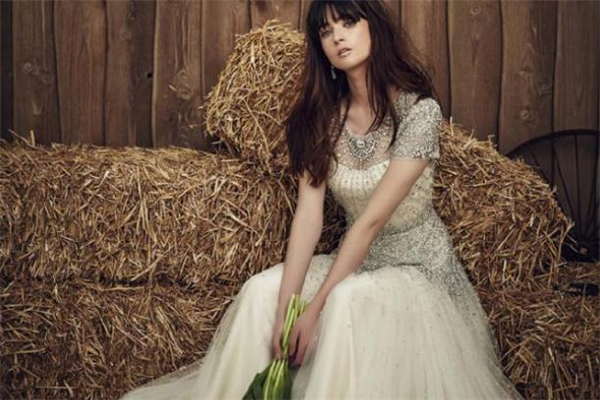 jenny packham是什么牌子 頂級設(shè)計師品牌 jenny packham是什么牌子 頂級設(shè)計師品牌