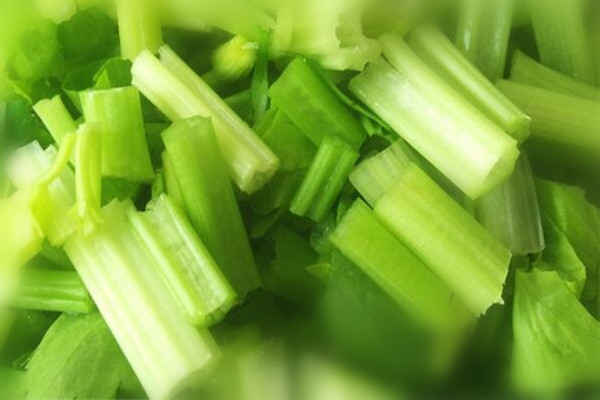 芹菜可以降血糖嗎 芹菜的食用功效 芹菜可以降血糖嗎 芹菜的食用功效