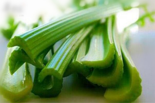 芹菜可以降血糖嗎 芹菜的食用功效 芹菜可以降血糖嗎 芹菜的食用功效