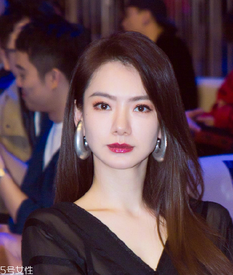 美瞳不用護(hù)理液可以嗎 美瞳不用護(hù)理液可以嗎