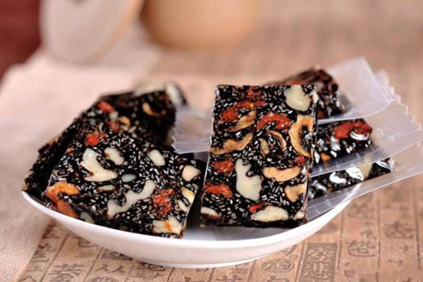 夏天能吃阿膠糕嗎 阿膠糕的好處 夏天能吃阿膠糕嗎 阿膠糕的好處
