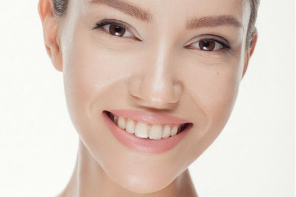 隆鼻假體取出多少錢 隆鼻取出假體后要注意 隆鼻假體取出多少錢 隆鼻取出假體后要注意