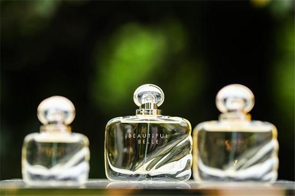 雅詩蘭黛真愛香水多少錢 雅詩蘭黛春季新品 雅詩蘭黛真愛香水多少錢 雅詩蘭黛春季新品