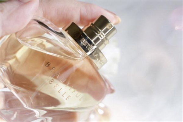 雅詩蘭黛真愛香水什么味道 真愛香水好聞嗎 雅詩蘭黛真愛香水什么味道 真愛香水好聞嗎