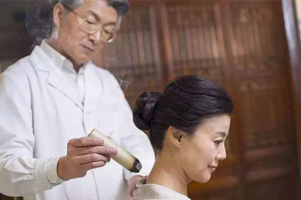 艾灸可以消除富貴包嗎 艾灸的作用 艾灸可以消除富貴包嗎 艾灸的作用