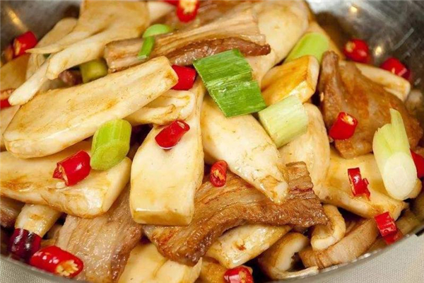 雞腿菇和杏鮑菇的區(qū)別 從形狀區(qū)分 雞腿菇和杏鮑菇的區(qū)別 從形狀區(qū)分