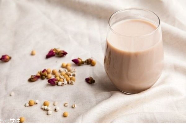 老年人補(bǔ)鈣吃什么食物 老年人補(bǔ)鈣食物 老年人補(bǔ)鈣吃什么食物 老年人補(bǔ)鈣食物