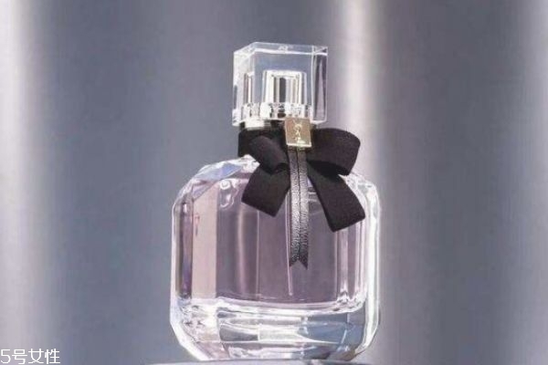 反轉(zhuǎn)巴黎香水的真假怎么辨別 反轉(zhuǎn)巴黎真假對(duì)比 反轉(zhuǎn)巴黎香水的真假怎么辨別 反轉(zhuǎn)巴黎真假對(duì)比
