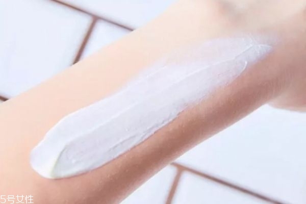 防曬霜第幾部使用 護膚的最后一步 防曬霜第幾部使用 護膚的最后一步