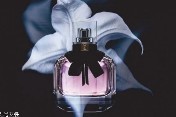 反轉(zhuǎn)巴黎香水的真假怎么辨別 反轉(zhuǎn)巴黎真假對(duì)比 反轉(zhuǎn)巴黎香水的真假怎么辨別 反轉(zhuǎn)巴黎真假對(duì)比