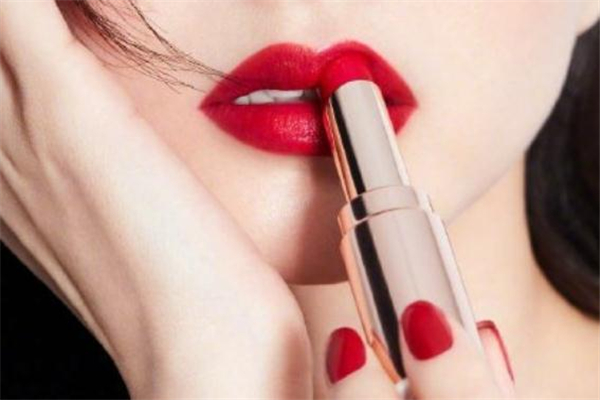 蘭蔻525口紅試色 蘭蔻春季新品525色號 蘭蔻525口紅試色 蘭蔻春季新品525色號