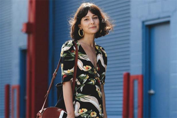 短發(fā)女生穿什么裙子好看 魅力值大增 短發(fā)女生穿什么裙子好看 魅力值大增