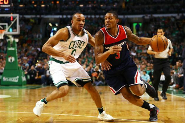 打籃球怎么練運(yùn)球節(jié)奏 運(yùn)球過(guò)人技巧 打籃球怎么練運(yùn)球節(jié)奏 運(yùn)球過(guò)人技巧