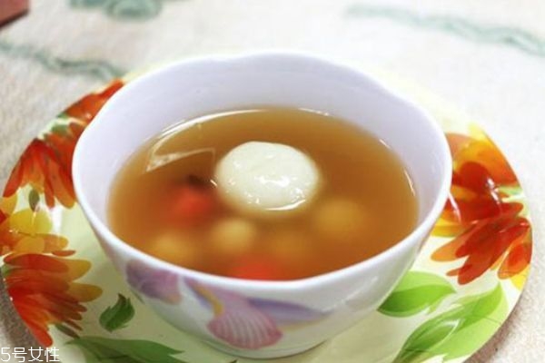 湯圓和元宵有什么區(qū)別 湯圓和元宵有4大區(qū)別 湯圓和元宵有什么區(qū)別 湯圓和元宵有4大區(qū)別