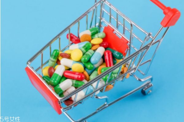 長(zhǎng)期吃安眠藥的危害 安神藥和安眠藥的區(qū)別 長(zhǎng)期吃安眠藥的危害 安神藥和安眠藥的區(qū)別