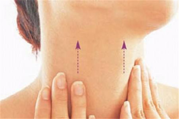 頸紋如何消除 頸紋這樣消除 頸紋如何消除 頸紋這樣消除