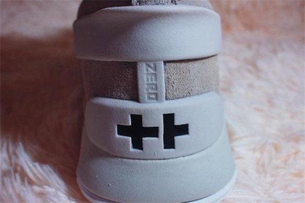 無中生有籃球鞋測評 國貨實戰(zhàn)好鞋 無中生有籃球鞋測評 國貨實戰(zhàn)好鞋