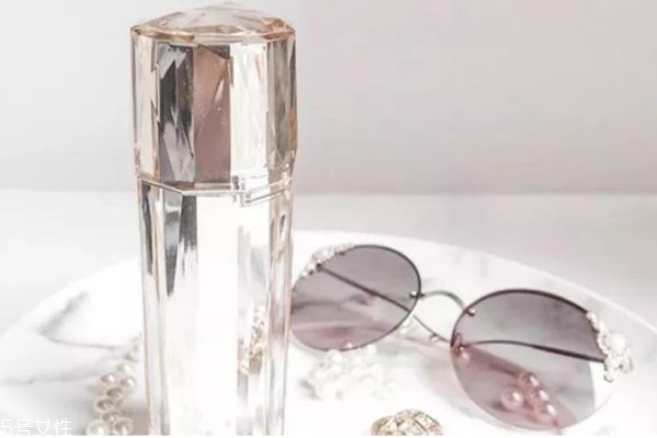 肌底精華液怎么使用 先用肌底液還是精華液 肌底精華液怎么使用 先用肌底液還是精華液