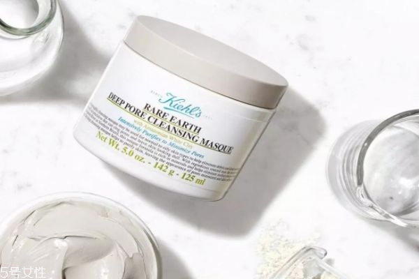 護(hù)膚品涂在臉上刺痛是怎么回事 擦護(hù)膚品感覺刺痛原因 護(hù)膚品涂在臉上刺痛是怎么回事 擦護(hù)膚品感覺刺痛原因