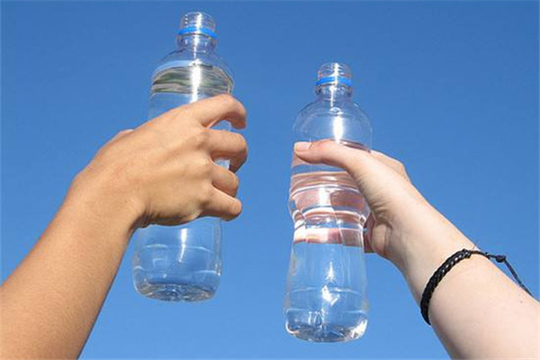蒸餾水能喝嗎 蒸餾水的作用 蒸餾水能喝嗎 蒸餾水的作用