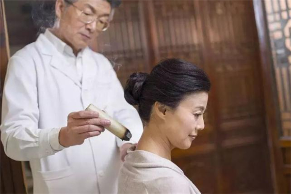 夏天艾灸后能睡涼席嗎 艾灸后注意事項(xiàng) 夏天艾灸后能睡涼席嗎 艾灸后注意事項(xiàng)