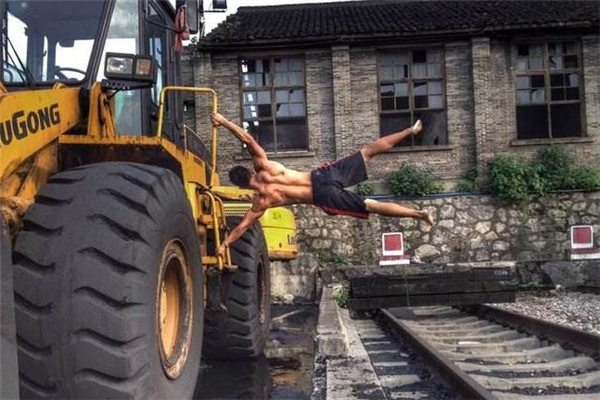 人體旗幟需要哪些基本功 人體旗幟技巧 人體旗幟需要哪些基本功 人體旗幟技巧