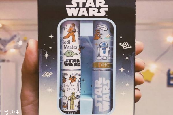 潤(rùn)唇膏可以擦臉嗎 潤(rùn)唇膏的基本成分與作用