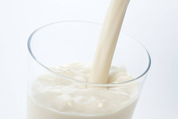 過期牛奶可以澆花嗎 過期牛奶可以怎么用 過期牛奶可以澆花嗎 過期牛奶可以怎么用