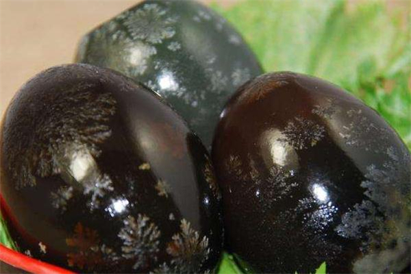 吃皮蛋中毒了怎么辦 吃皮蛋中毒的癥狀 吃皮蛋中毒了怎么辦 吃皮蛋中毒的癥狀