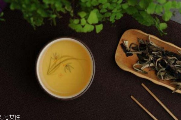 喝熟普洱茶有什么好處 普洱茶生與熟的區(qū)別 喝熟普洱茶有什么好處 普洱茶生與熟的區(qū)別