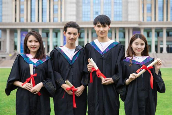 學(xué)士服有大小號(hào)嗎 學(xué)士服碼數(shù)