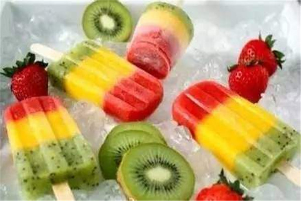 夏季吃冷飲會(huì)腎虛嗎 夏季可以吃冷飲嗎 夏季吃冷飲會(huì)腎虛嗎 夏季可以吃冷飲嗎