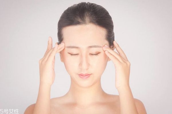 眼貼和面膜能一起用嗎 眼貼和面膜的順序 眼貼和面膜能一起用嗎 眼貼和面膜的順序