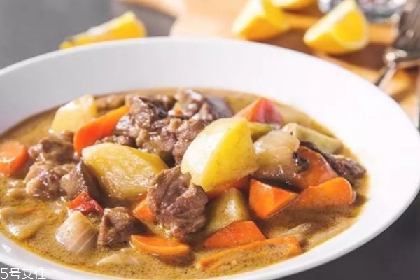 燉羊肉怎么做好吃 清燉羊肉最簡(jiǎn)單的做法 燉羊肉怎么做好吃 清燉羊肉最簡(jiǎn)單的做法