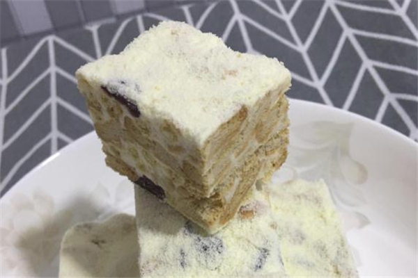 做雪花酥可以用鐵鍋嗎 容易被黏住 做雪花酥可以用鐵鍋嗎 容易被黏住