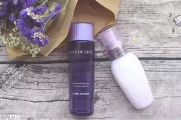 油皮夏天用什么水乳 油性痘肌適合用的水乳 油皮夏天用什么水乳 油性痘肌適合用的水乳