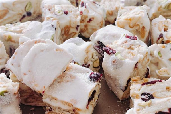雪花酥做好要放冰箱嗎 做好的雪花酥怎么保存 雪花酥做好要放冰箱嗎 做好的雪花酥怎么保存