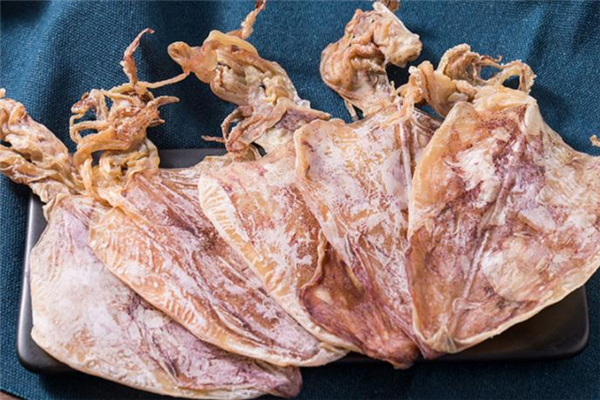 魷魚(yú)干發(fā)霉了還能吃嗎 當(dāng)心霉菌感染 魷魚(yú)干發(fā)霉了還能吃嗎 當(dāng)心霉菌感染