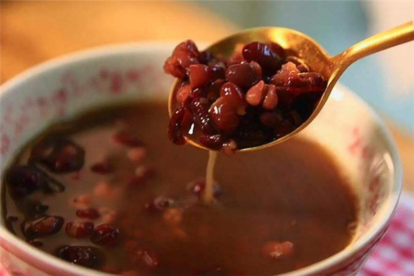 紅豆湯用什么鍋煮 口感有差異 紅豆湯用什么鍋煮 口感有差異
