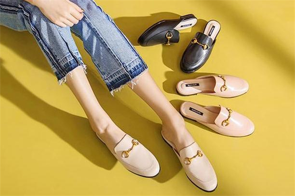 2019流行什么樣的穆勒鞋 今年最流行的穆勒鞋 2019流行什么樣的穆勒鞋 今年最流行的穆勒鞋