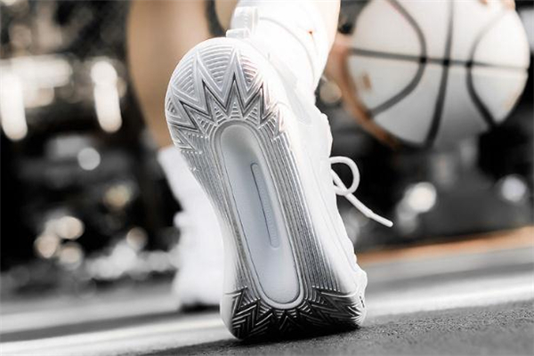 jordan zero gravity實(shí)戰(zhàn)測(cè)評(píng) aj全新實(shí)戰(zhàn)球鞋 jordan zero gravity實(shí)戰(zhàn)測(cè)評(píng) aj全新實(shí)戰(zhàn)球鞋