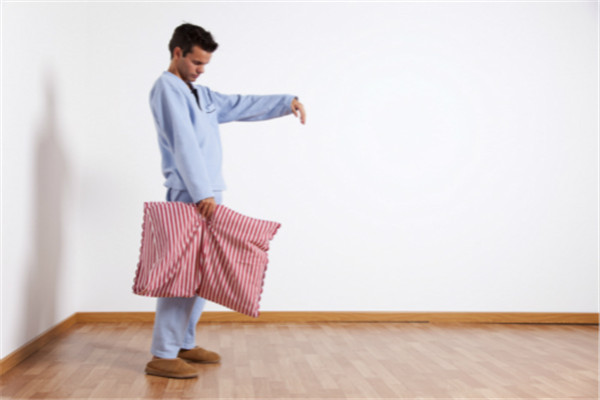 夢游是怎么回事 夢游是什么原因造成的 夢游是怎么回事 夢游是什么原因造成的