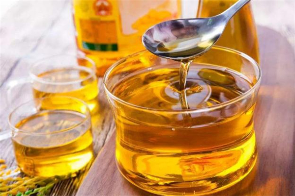 大豆油和花生油哪個好 來看看對比 大豆油和花生油哪個好 來看看對比