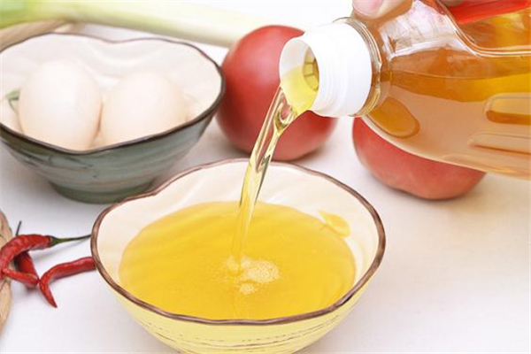 大豆油顏色深好還是淺好 大豆油顏色哪種好 大豆油顏色深好還是淺好 大豆油顏色哪種好