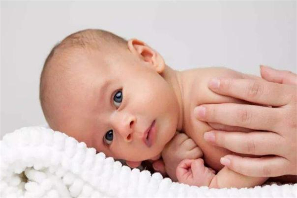 新生兒胎記怎么消除 新生兒胎記可以去掉嗎 新生兒胎記怎么消除 新生兒胎記可以去掉嗎