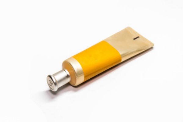 為什么洗面奶洗完臉疼 為什么洗完臉會(huì)刺痛 為什么洗面奶洗完臉疼 為什么洗完臉會(huì)刺痛