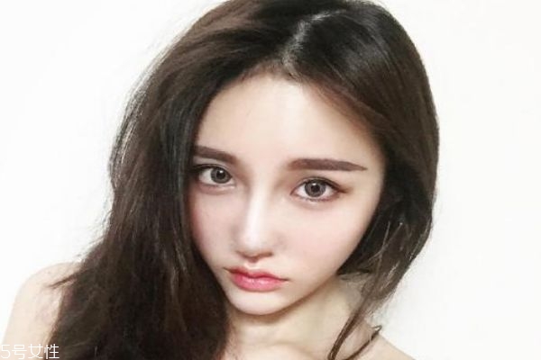 硅膠和膨體哪個(gè)好 隆鼻膨體好還是硅膠好