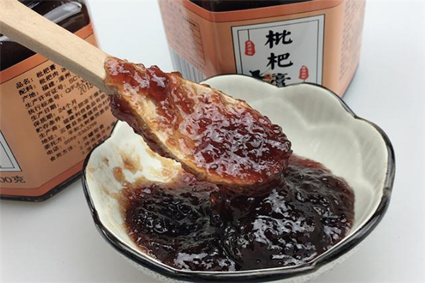 枇杷膏可以和牛奶一起吃嗎 當心腸胃不適 枇杷膏可以和牛奶一起吃嗎 當心腸胃不適