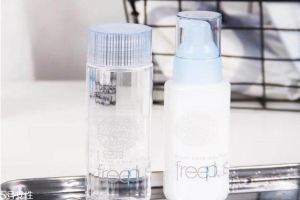 夏天干皮適合用的水乳 夏天用的水乳推薦 夏天干皮適合用的水乳 夏天用的水乳推薦